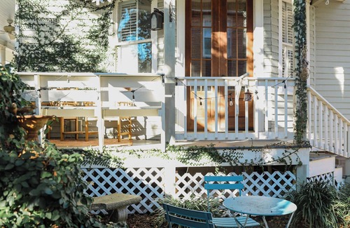 Wilmington House | 1916 Coastal Grandmother & modern ADU with firepit