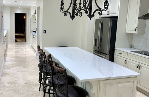 Kettering Villa | 1917 Historical Mark 9 bedroom Mansion with Outdoor Pool.