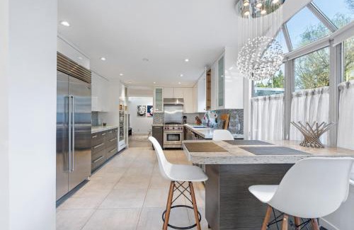 Shaughnessy House | 192-1328 Nanton Ave.-Vicenta