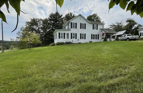 Canandaigua House | 1920's Farmhouse with antique charm and quiet comfort. Wineries, skiing, more!