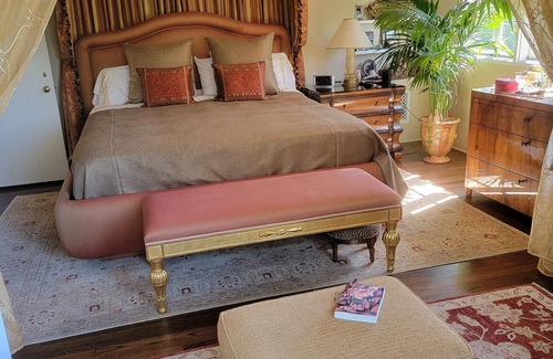 Upper East House | 1920's Spanish Colonial romanic villa, minutes from the beach
