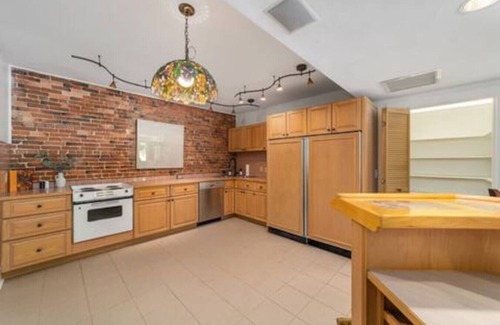 Historic District House | 1920s Luxury Estate | Spa + Gym | Game Room | Pool
