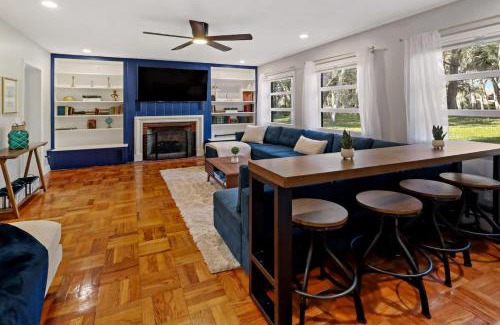 Vero Beach South House | 1920s Speakeasy, Horses Hot Tub 5mi to Beach