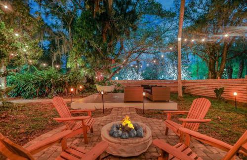 Vero Beach South House | 1920s Speakeasy, Horses Hot Tub 5mi to Beach