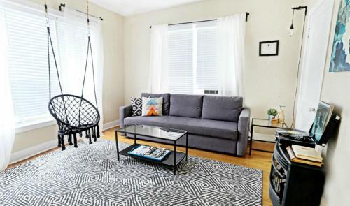 Lower Greenville Apartment | 1920s Urban Charm, Lower-Greenville Ave Area