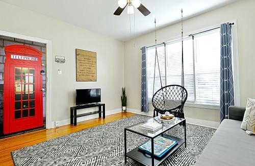Lower Greenville Apartment | 1920s Urban Charm, Lower-Greenville Ave Area
