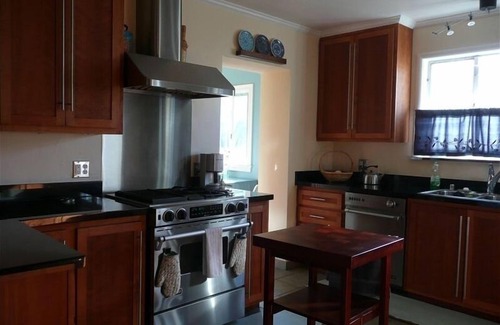 Oakland Ave - Harrison St House | 1927 Arts and Crafts Mediterranean-Style 2 Bdrm 2 BA House
