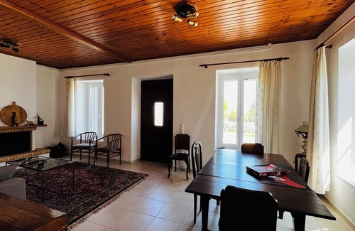Sipiada Cottage | 1927 Country House