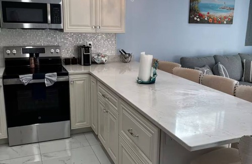 Old East Hill House | 1928 Historic Church House 1 bedroom Downtown Pensacola right off interstateI110