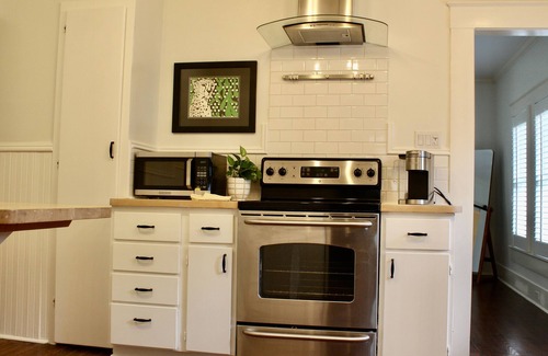Uptown House | 1930's Casa Luna in the heart of Alamo Heights
