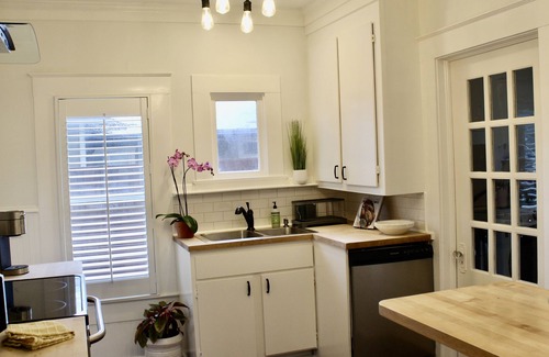 Uptown House | 1930's Casa Luna in the heart of Alamo Heights