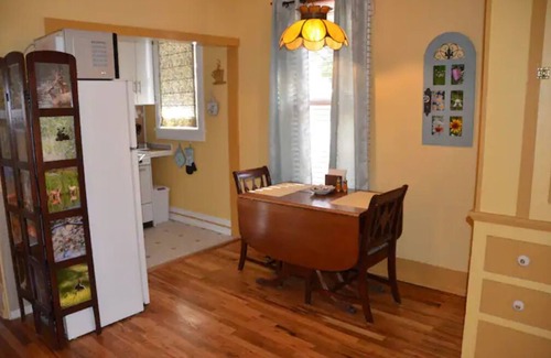 Central Colorado Springs Apartment | 1930's Style Apartment by Downtown