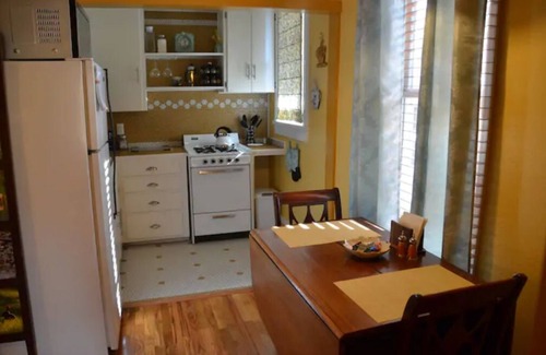 Central Colorado Springs Apartment | 1930's Style Apartment by Downtown