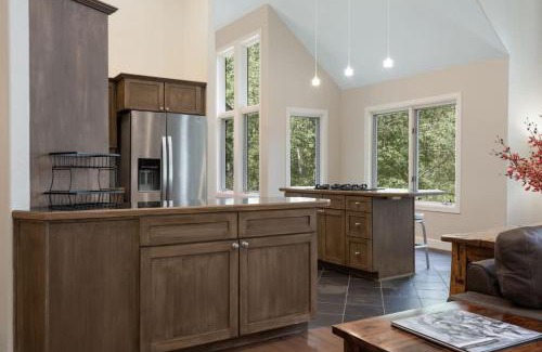 Highland Meadows House | 1935 Vermont Road A