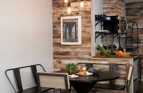 Townsite House | 1939 Redesigned California Beach Bungalow