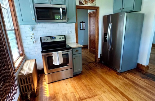 Melville House | 1942 Charmer in Portsmouth, RI