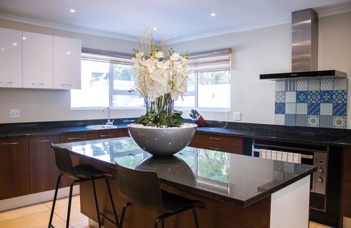 Greater Johannesburg Metropolitan Area House | 1945 On Kloof Guesthouse