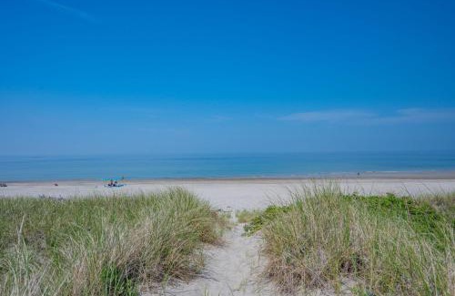 East Sandwich House | 195 M North Shore Boulevard East Sandwich Cape Cod - Beachland M