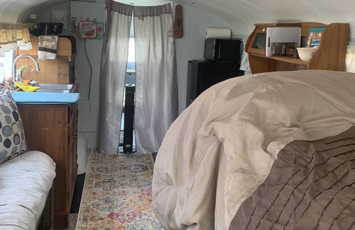 Leedey House | 1950's Bus Hunter's Getaway