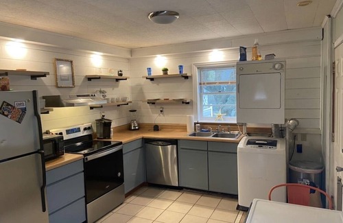 Colington House | 1950’s Fishing Beach Bungalow with incredible sunsets!