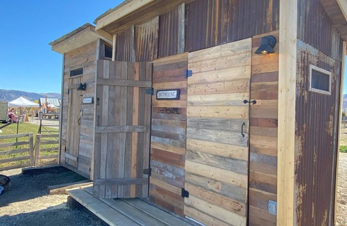 Oneida County House | 1953 Vintage Camp Trailer located on a quiet family farm near I15.