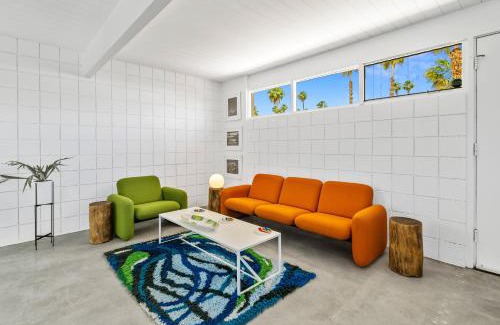 Twin Palms House | 1957 Modern Hideaway