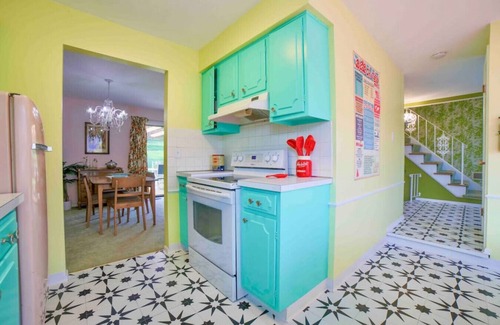 Parma House | 1960s Retro Experience