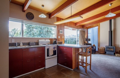 Wanaka Cottage | 1970's Renovated,self contained 2 bedroom bach