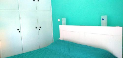 Kolokinthou Apartment | 1970s Athenean Apartment