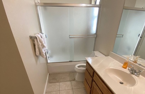 Lathrop House | 1994 built Large house 3/3/3 WiFI TV kitchen W/D Tons of Parking