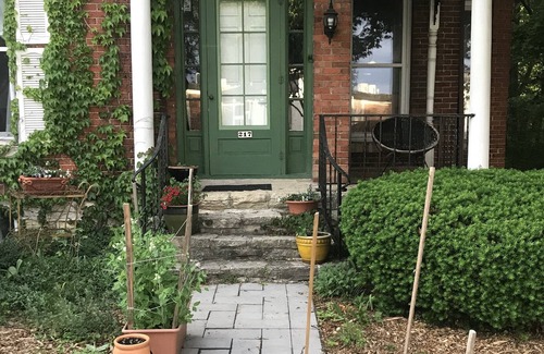 West Chicago House | 19th Century Charm - Kid Friendly - Fire Pit