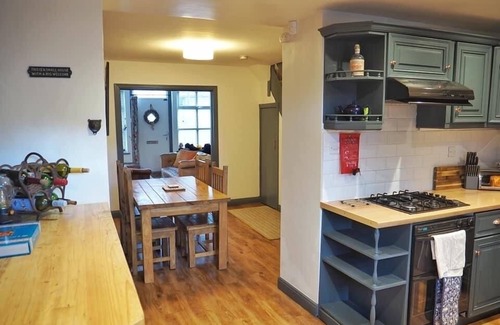 Barnoldswick House | 19th century cosy cottage