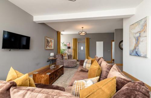 Musselburgh House | 19th Century Luxury Lodge with Hot-Tub