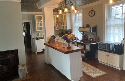 Uniontown House | 19th Century Mansion/Farm House