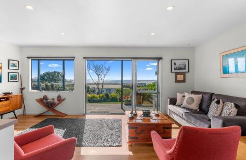 Mangawhai Heads House | 19th Hole Getaway - Mangawhai Holiday Home