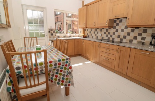 Morpeth Cottage | 1A CHANTRY PLACE, family friendly, with a garden in Morpeth