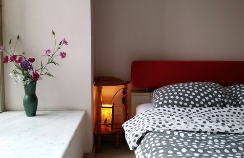 Liwan Apartment | 1A Real-China Home: Cozy 2Bed In City Center. Quiet,Charm