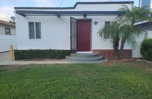 Lawndale House | 1A. Redondo Beach, LAX Free WiFi Private & Laundry
