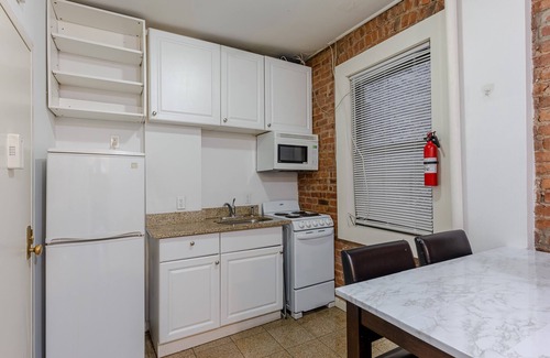 East Harlem Apartment | (1A) Two Bedroom Apt. in NY Just Off Park Ave.
