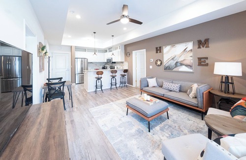 Katy Condo | 1B ~Chic 2-bedroom condo with WiFi, AC in fantastic Katy