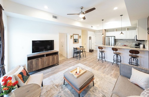 Katy Condo | 1B ~Chic 2-bedroom condo with WiFi, AC in fantastic Katy