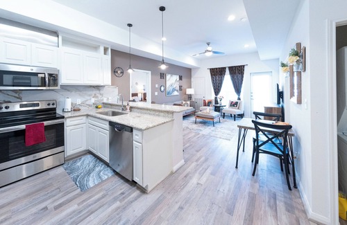 Katy Condo | 1B ~Chic 2-bedroom condo with WiFi, AC in fantastic Katy