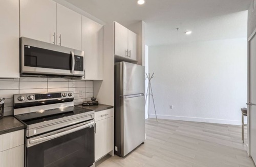 Aurora Apartment | 1B1B New Apt at Stanley