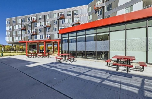 Aurora Apartment | 1B1B New Apt at Stanley