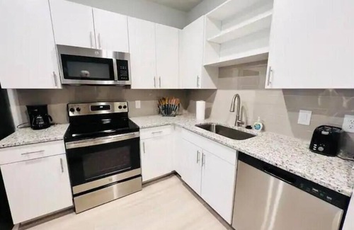 Eatonville Apartment | 1BD/1BA Resort-Style Haven in Orlando, FL
