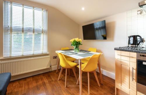 Bush Hill Park Apartment | 1bd apt for 2-4. New flooring & furnishings