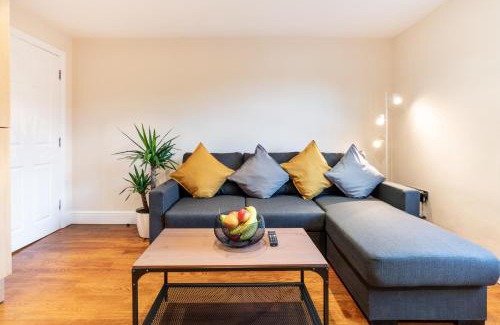 Bush Hill Park Apartment | 1bd apt for 2-4. New flooring & furnishings