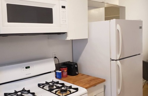 Koreatown Apartment | ☀️1BD Apt in Koreatown by Just Bring Your Toothbrush☀️