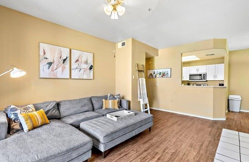 Central Scottsdale Condo | 1BD, Resort Amenities, Scottsdale, Pool & Gym