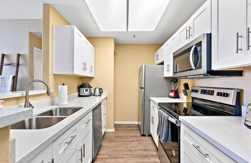 Central Scottsdale Condo | 1BD, Resort Amenities, Scottsdale, Pool & Gym